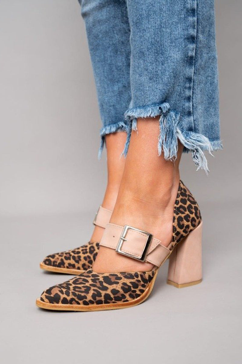Sandales en daim à motif léopard avec talons stables